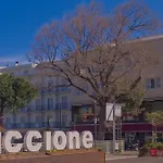 Luxury Ceccarini - Lungomare Con Parcheggio Privato 别墅 里乔内