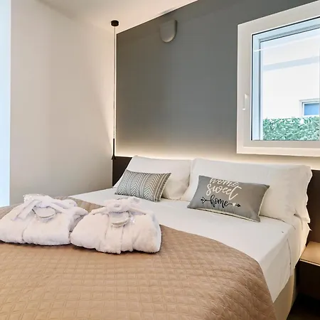 빌라 Luxury Ceccarini - Lungomare Con Parcheggio Privato