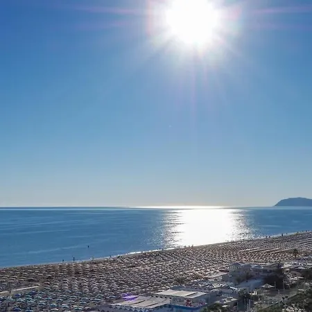 Luxury Ceccarini - Lungomare Con Parcheggio Privato *