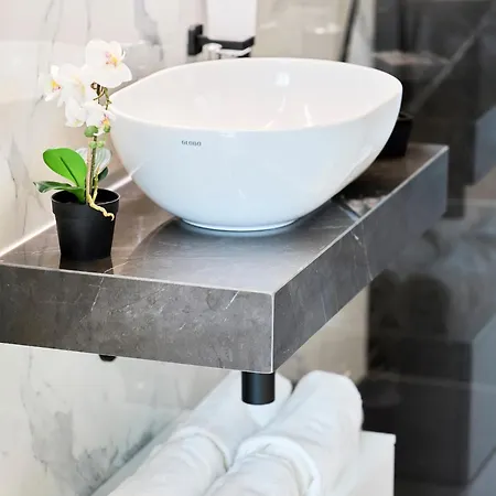 Luxury Ceccarini - Lungomare Con Parcheggio Privato * Riccione