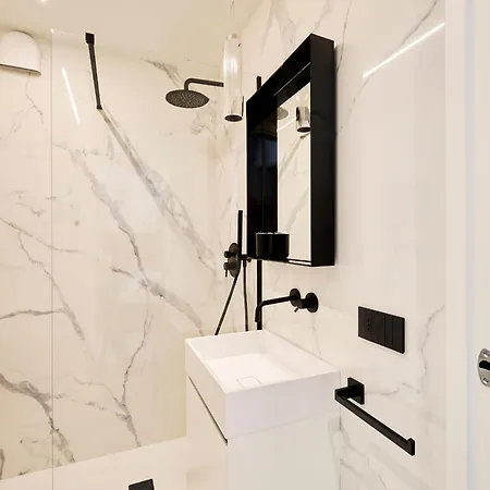 Luxury Ceccarini - Lungomare Con Parcheggio Privato *