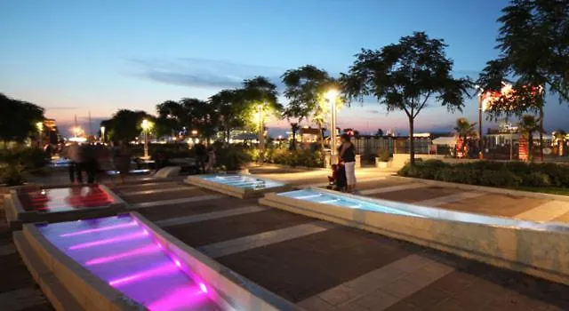 Luxury Ceccarini - Lungomare Con Parcheggio Privato Riccione