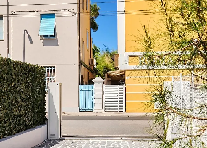 Luxury Ceccarini - Lungomare Con Parcheggio Privato Riccione